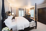 Cooper Hotel Dallas - King Suite Bedroom
